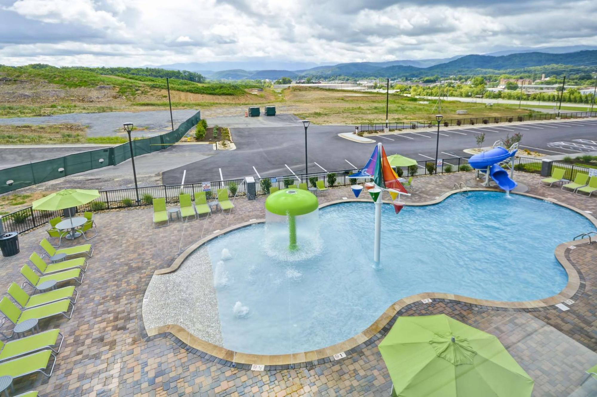 Home2 Suites By Hilton Pigeon Forge Exterior photo